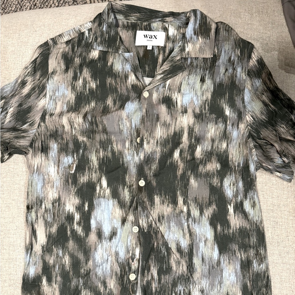 WAX London men’s pattern short sleeve button down.